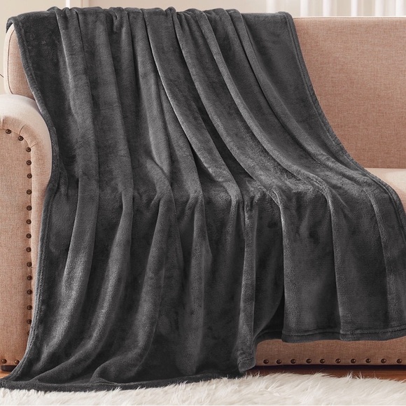 Other - Luxurious Charcoal Large Plush Throw Blanket
